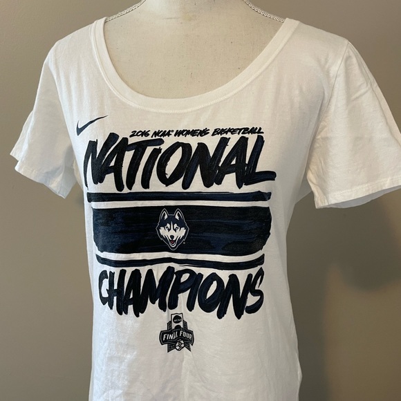 NIKE Uconn Women’s Basketball Champions Tshirt - Picture 2 of 4